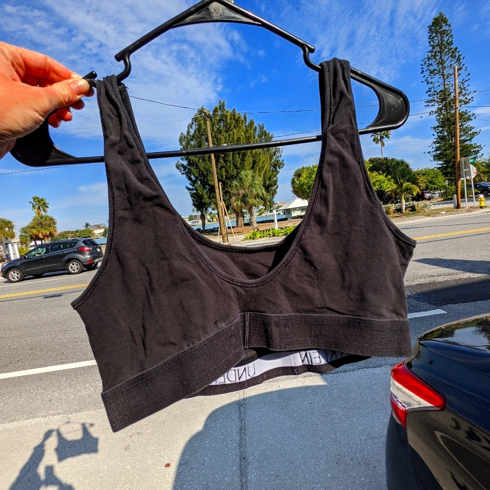 Calvin Klein sports bra/crop top